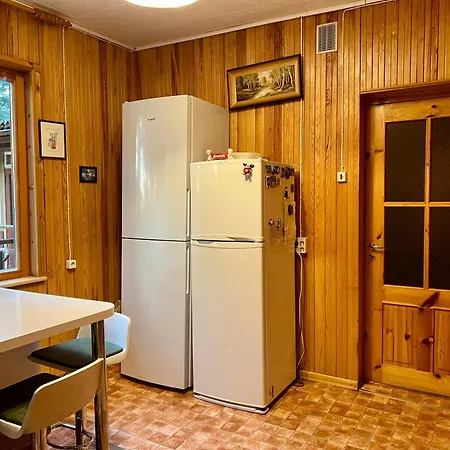 Vesiroos Villa *