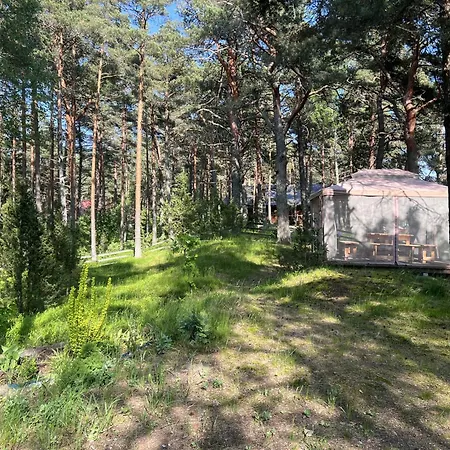 Vesiroos Villa
